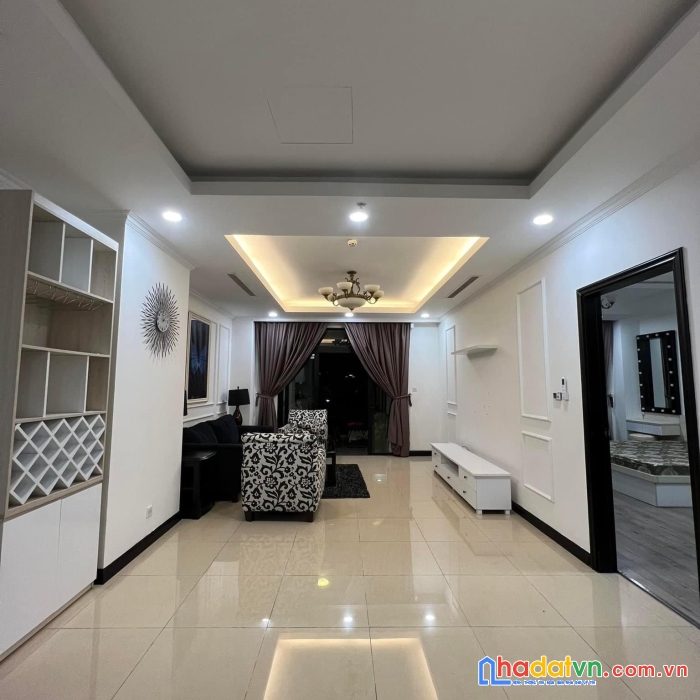 Gấp căn hộ chung cư r2 royal city đẹp về ở luôn 133m2-2 ngủ 2wc căn góc tặng toàn bộ nội thất -