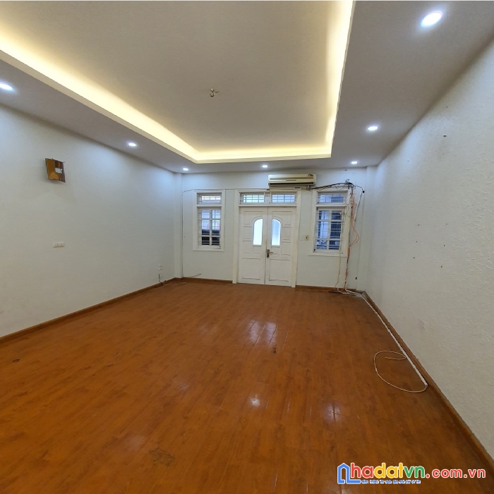 Bán nhà lò đúc  - nhà mới ở ngay 32m x 3 tầng. 8 tỷ có thương lượng chính chủ