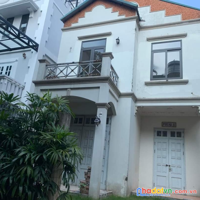 10 tỷ bán nhà ngọc thụy- biệt thự sân vườn 110m, mt7,5, ô tô 7 chỗ vào nhà, kd văn phòng.