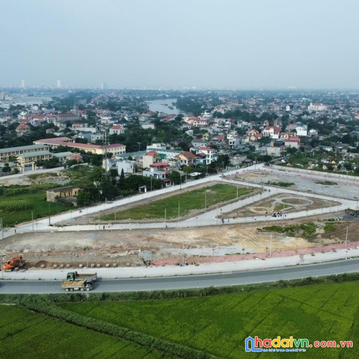 Chỉ từ 1,3 tỷ /lô đất thị trấn ngay mặt đường lớn rộng 60m .