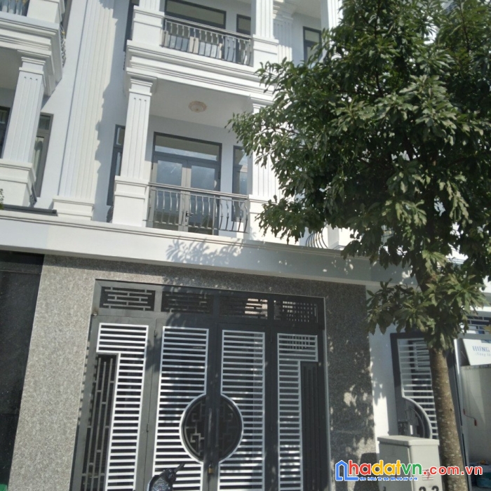Bán nhà 3 tầng tại p. tân bình - tp. dĩ an. ô tô vào nhà. giá cực tốt