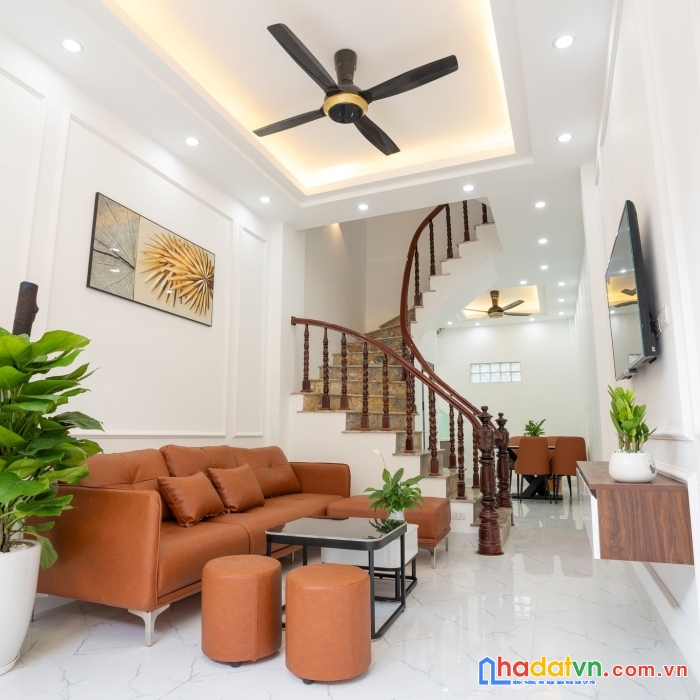 Bán nhà ngõ 165 cầu giấy - cầu giấy 42m2 xây 5 tầng, mặt tiền 3.8m giá 5.1 tỷ