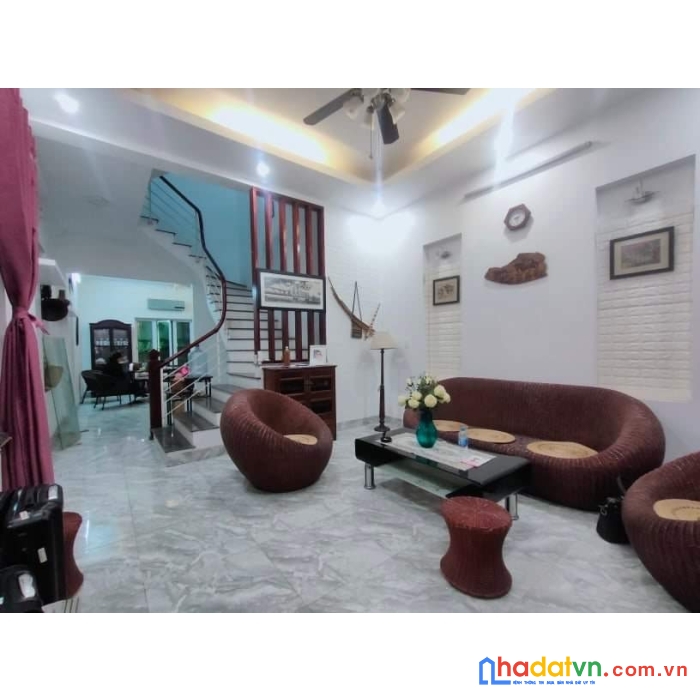 Bán nhà mặt tiền 6m ngọc thuỵ long biên ngõ thông gara ô tô 120m2