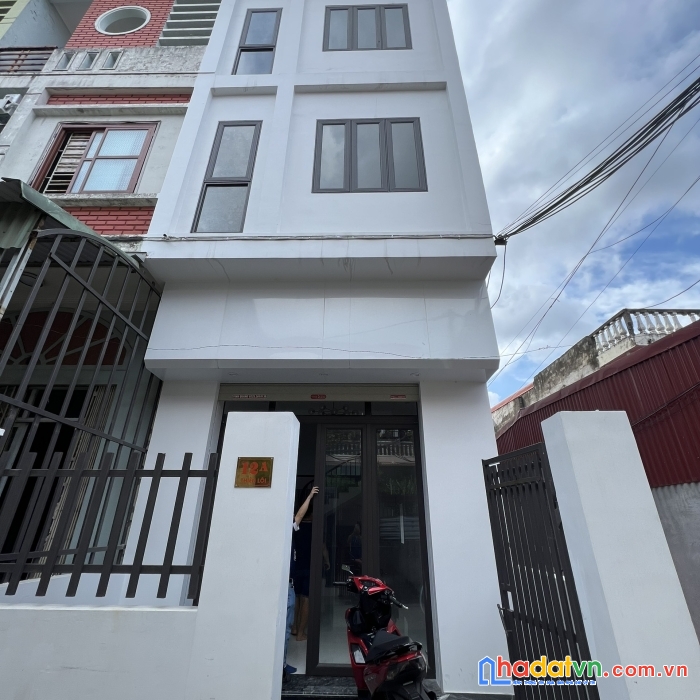 Bán nhà ngõ 594 thiên lôi oto đỗ cửa lô góc 3 tầng giá chỉ 2.x tỷ