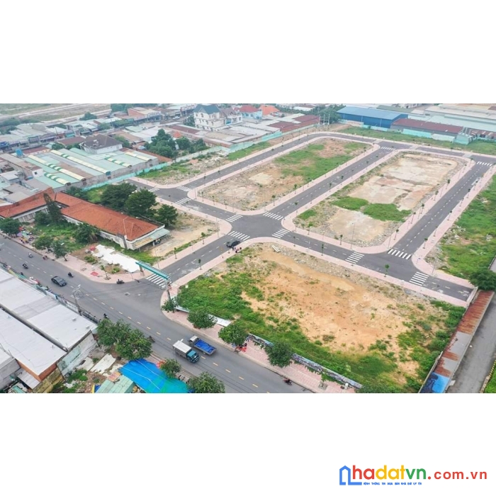 Ét ô ét  đất nền long an - nằm ngay trung tâm kcn hải sơn chỉ còn 2 nền duy nhất