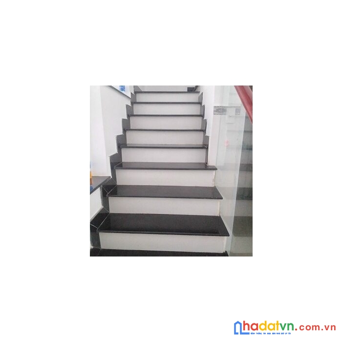Cần bán nhà mặt tiền đường giải phóng, phường 4, quận tân bình