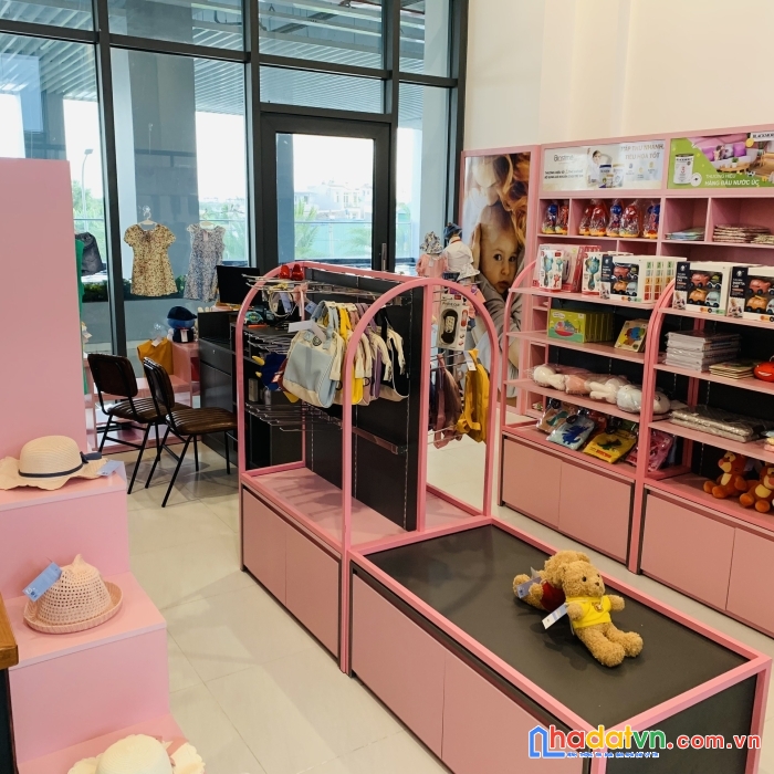 Chính chủ cần sang nhượng cửa hàng mặt tiền vị trí đẹp tại hồ chí minh.