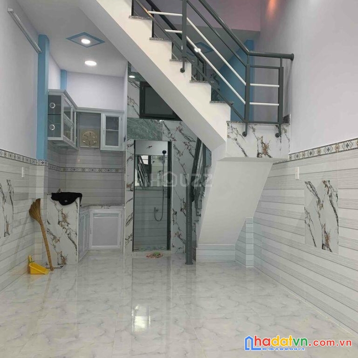 Bán nhà mới xây, sát bên chợ gò vấp, tiện ích bao quanh, giá chỉ 3,3 tỷ