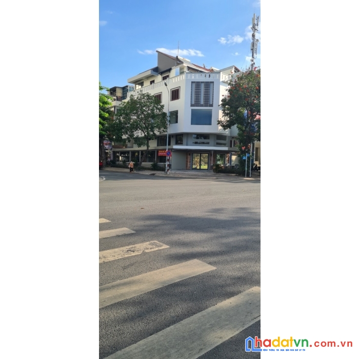Cho thuê mặt bằng ,vị trí ngã ba siêu vip , phường phú mỹ, quận 7,tphcm