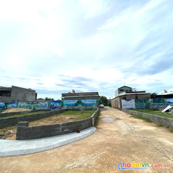 Cần tiền cho con đi học, gấp 2 lô đất liền kề thị xã điện bàn , quảng nam