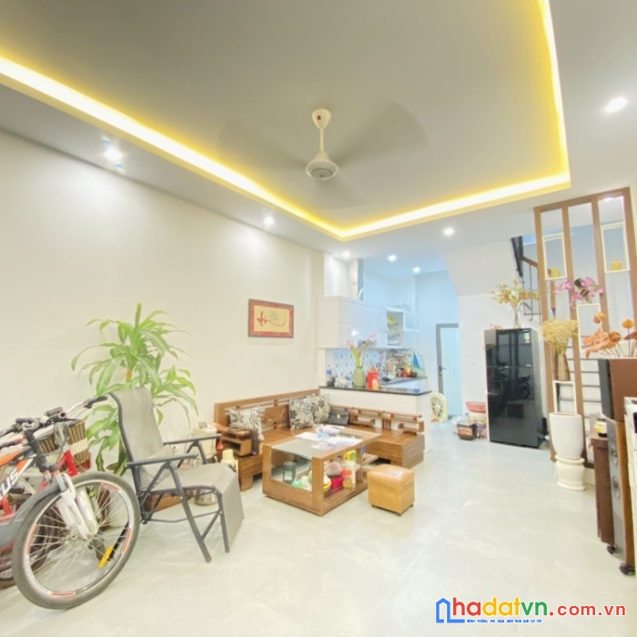 Bán nhà phố hào nam, 5 tầng mới, dt44m2, mt4m. 7.5 tỷ. 0338080356