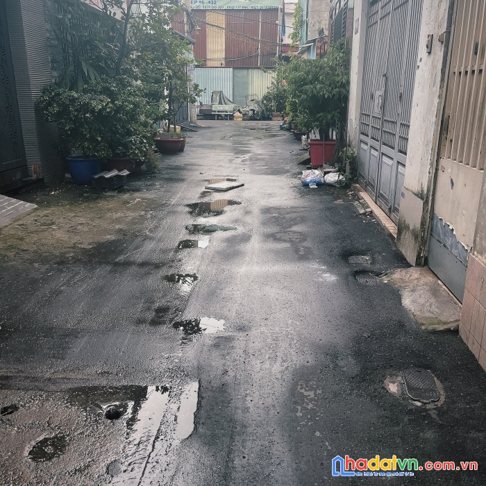 Bán nhà hẻm nhựa 6m hòa bình - tân phú. dt 5 x 18, 2 tầng, 3pn giá 5.4 tỷ