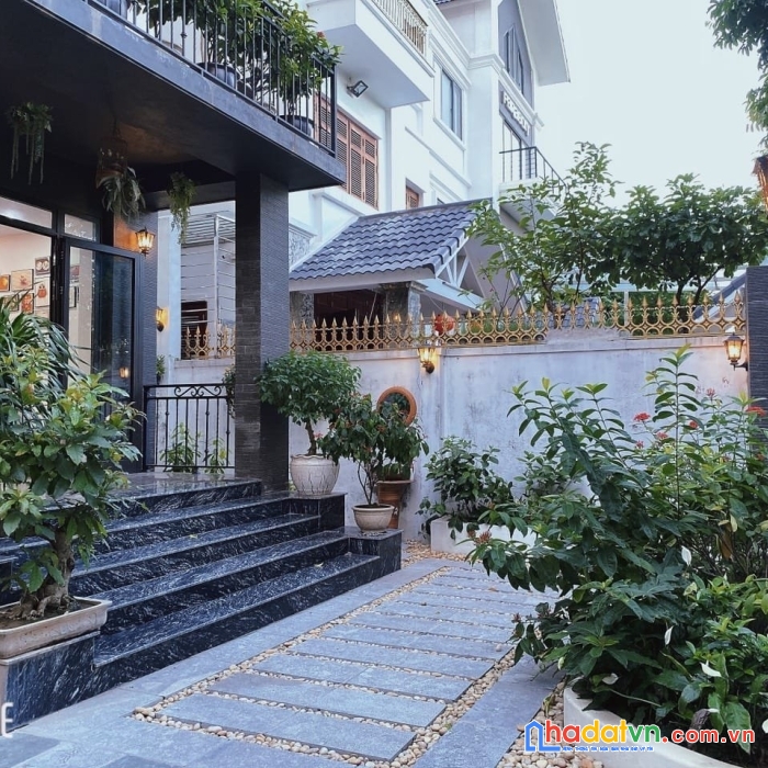 Biệt thự sân vườn đường cầu giấy - siêu rẻ - 190m2 4t mt 10m -gara - giá chỉ 35 tỷ