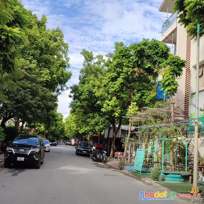 Bán nhà xa la 80m2, 5 tầng, mt 5m, giá 9.5 tỷ. đường 3 xe tải tránh, hẻ rộng 3m. khu dân trí cao,