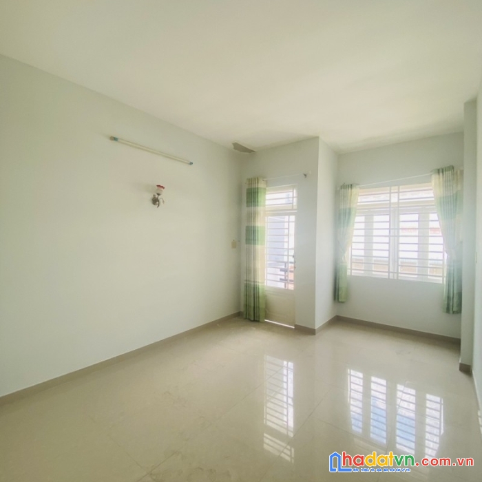 Bán nhà hẻm xe tải lạc long quân f5 q11, dt 40mv; 3.5x11.4; 5.4 tỷ