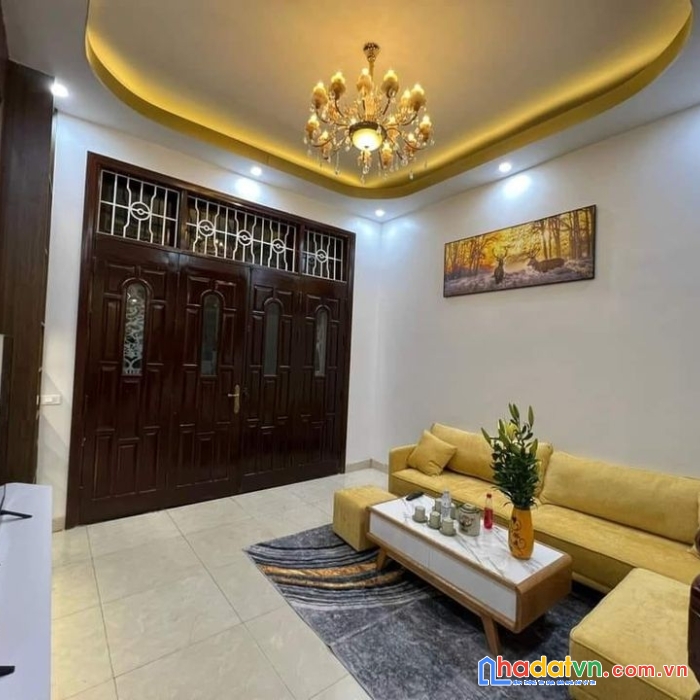 Nhà đẹp ngõ 79 cầu giấy-20m ra ô tô-cách phố 40m-50m2-5 tầng- 4.5 tỷ