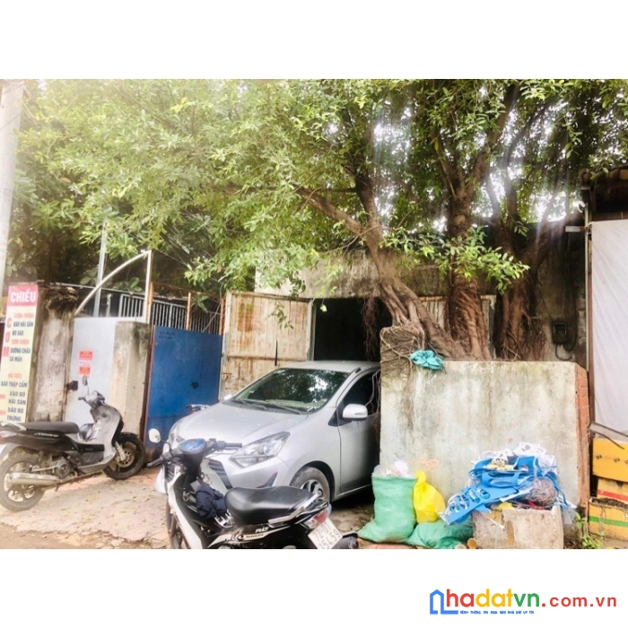 Bán gấp nhà mặt tiền quốc lộ 13. diện tích 168m2 ( ngang 6m ,dài 28). giá chỉ 7.8 tỷ ( còn thương