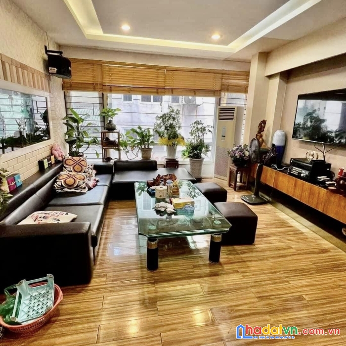 Mặt phố trung tâm cầu giấy - 60m2 - lô góc 3 mặt - kinh doanh - ở sướng