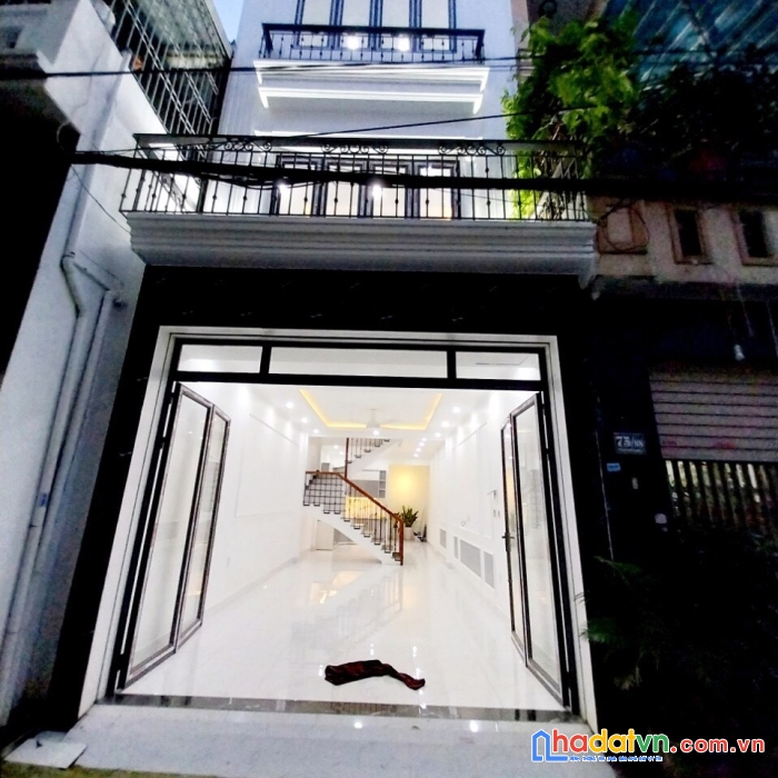 Nhà  3 tầng độc lập xây mới mặt ngõ phạm hữu điều thông nguyễn công hòa chưa bao gờ hết hot. giá:
