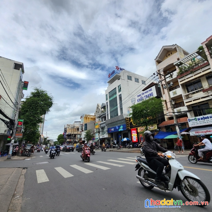 Mt nguyễn gia trí ( d2) p.25 q bt, hợp đồng thuê 130tr