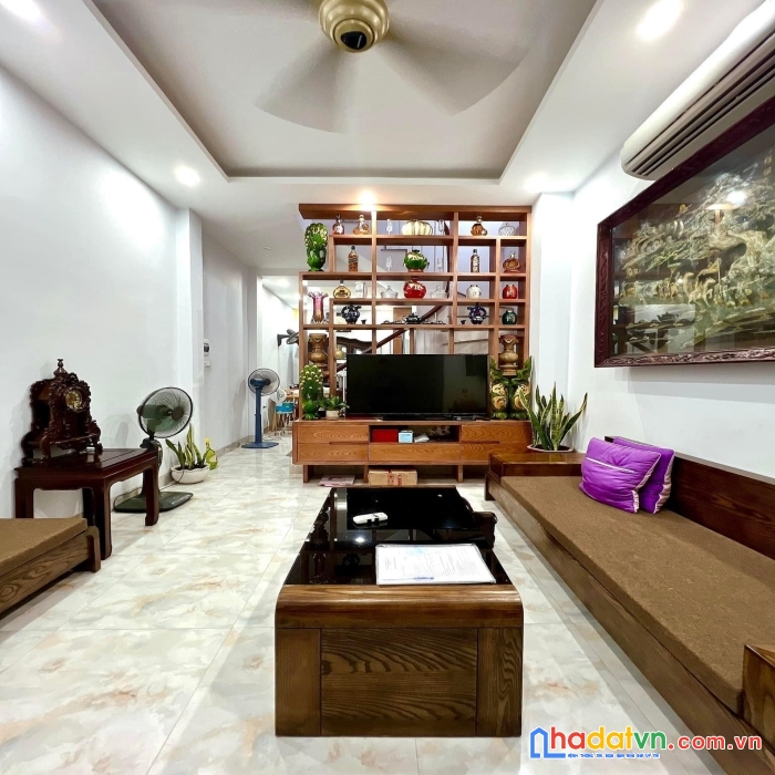 Bán nhà dương quảng hàm 42m² xây 5 tầng, mặt tiền 3.75m giá chào 4.8 tỷ, sát phố , oto cách nhà 30m
