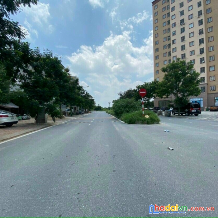 Quá đẹp ! đất đấu giá giang biên, long biên, 73m, đường 7m, vỉa hè 2,5m, kd, 112tr/m