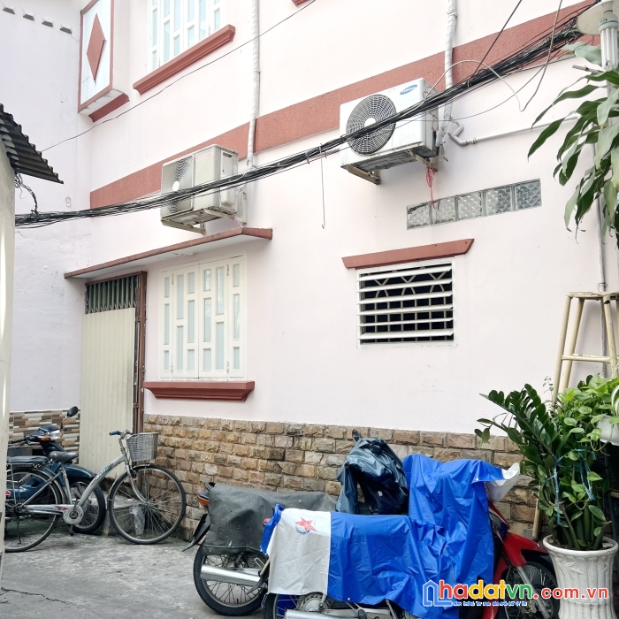 Nhà (3.5x10m nở hậu 6.2m) 3 mặt hẻm ngô gia tự p4q10