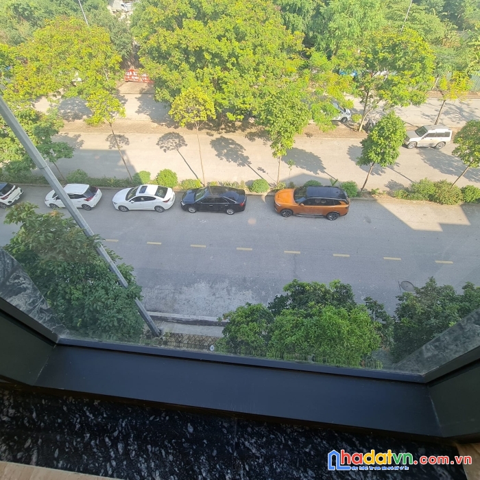 Kinh doanh - văn phòng - vỉa hè - thang máy - 3 làn đường ô tô - cạnh vinhomes riverside vũ đức