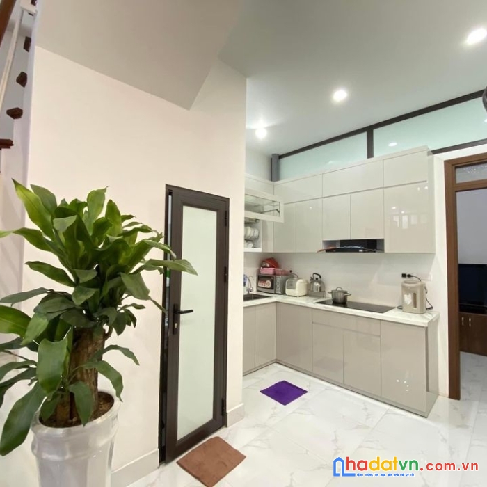 Bán nhà xuân phương, nam từ liêm, 3 tầng x 42m2, ô tô đỗ cổng, 4.25 tỷ.