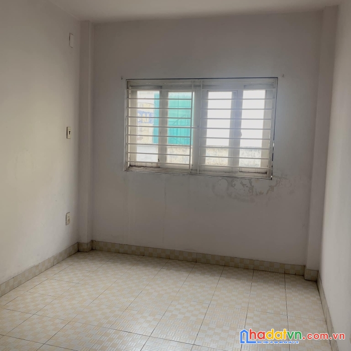 Nhà siêu rẻ cmt8 tân bình, 4 tầng, nở hậu,14m2, hẻm 4m, giá 2,3 tỷ