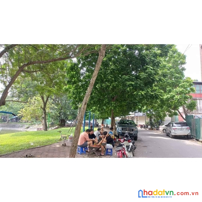 Mặt hồ ba mẫu, lô góc 3 thoáng ôtô, vỉa hè, kinh doanh, sổ nở hậu