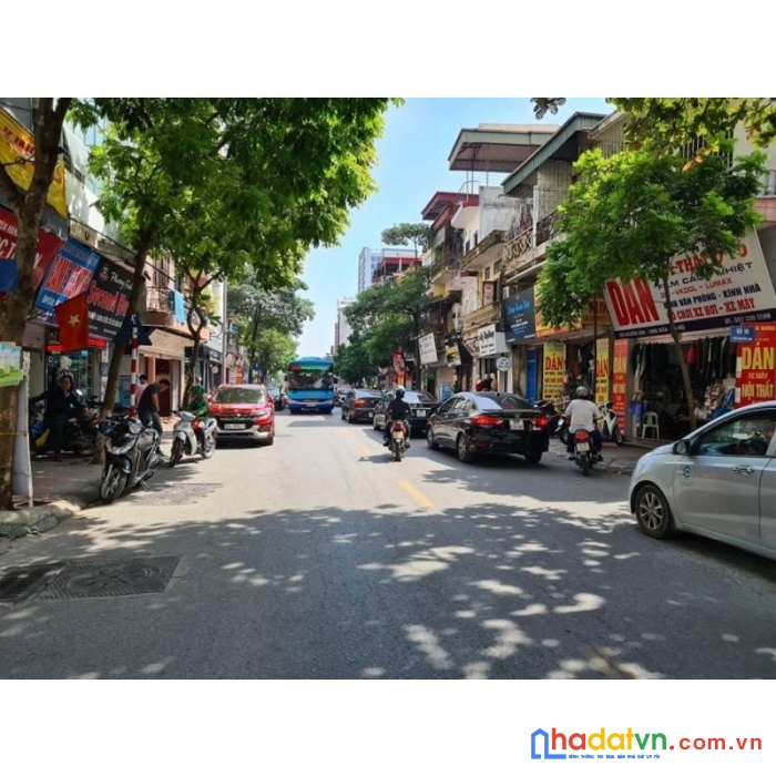 Bán nhà mặt phố ngọc lâm-vị trí đắc địa-kinh doanh đỉnh100m2-22 tỷ hơn