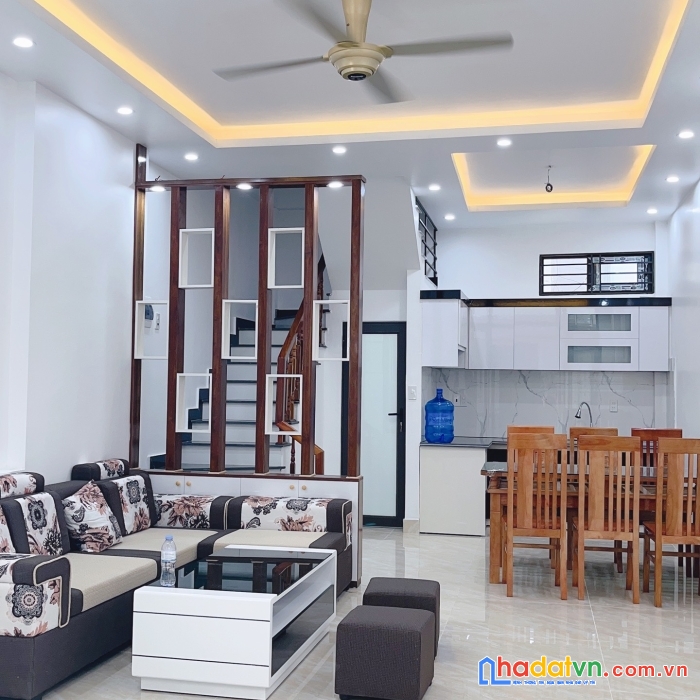 Bán nhà 3.5 tầng xây mới ngõ 440 chợ hàng giá chỉ 2.2 tỷ