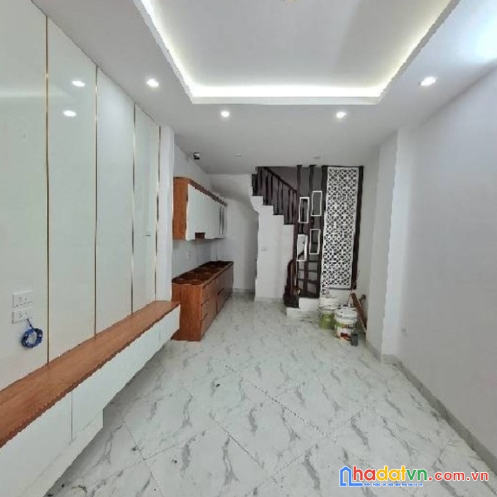 Bán nhà mới koong tại,tứ liên, tây hồ dt: 35m/5 tầng/ 3 pn