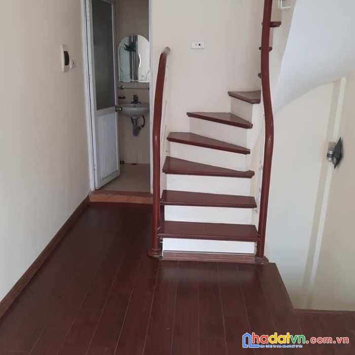 Nhỉnh 3 tỷ có nhà mặt phố thuỵ khuê kinh doanh đỉnh dòng tiền cho thuê gần 200tr/ năm sát hồ tây
