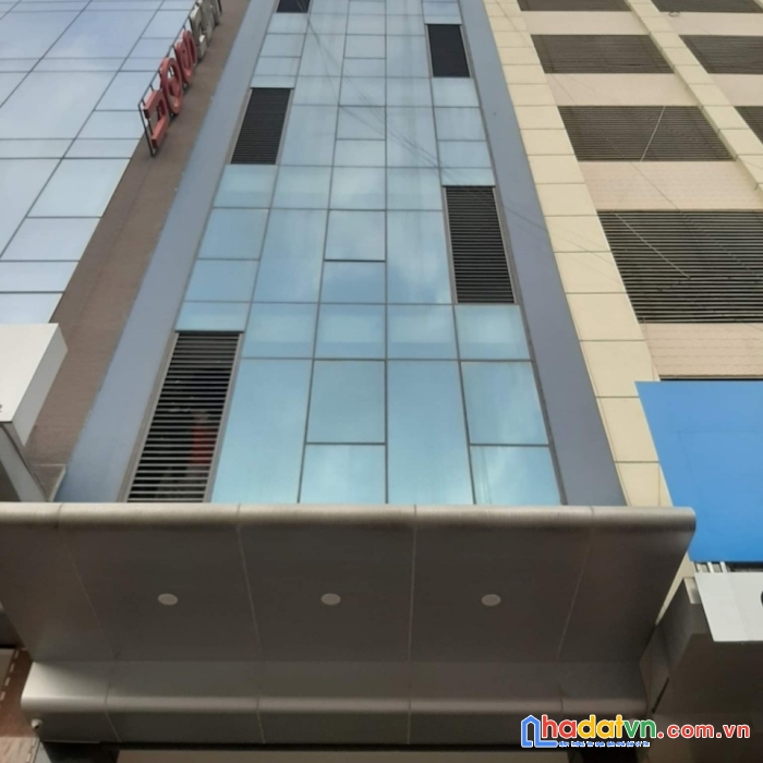 + phố quán sứ là con phố rất víp, tọa lạc tại trung tâm hoàn kiếm, nối các con bán tòa khách sạn 9