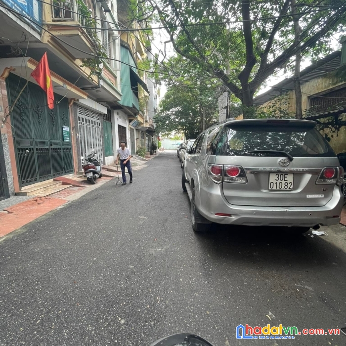 Bán nhà hoàng văn thái 45m x 4t mt 4m, oto đỗ cửa, an sinh an ninh tốt, nhà đẹp ở luôn chỉ 8 tỷ