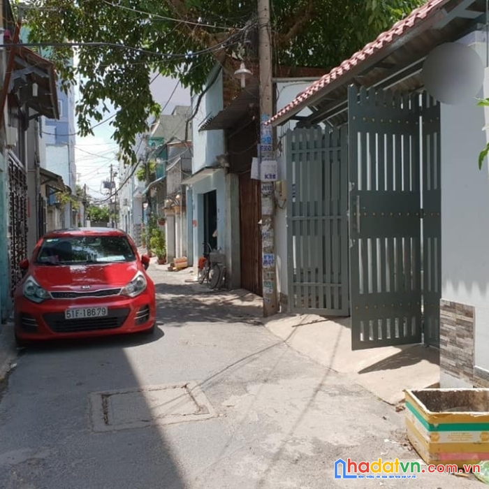 Bán gấp nhà riêng phạm văn bạch, 2 tầng, giá rẻ, 102m2 chỉ 6xtỷ.