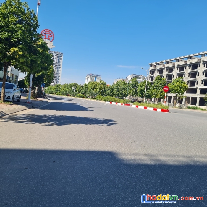 Chỉ với 1 tỷ sở hữu ngay nhà kđt việt hưng,long biên, kd tốt, làm phòng khám, quán cafe, ngân hàng