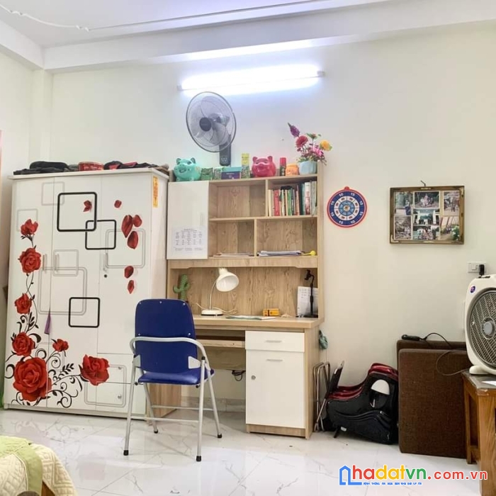 Chủ nhà vỡ nợ  nên bán gấp nhà 4 tầng -phú lương -hà đông ngót 2 tỷ ( bán kín thương lượng sâu )