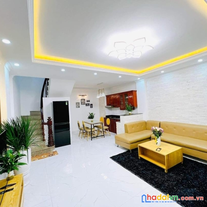 Bán nhà đẹp ngọc thụy 50m – 5 tỷ - sáng mới lung linh, an sinh tuyệt vời