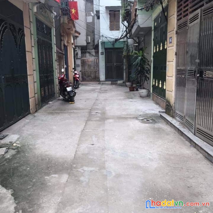 Siêu hiếm-nhà đẹp cầu giấy-sổ vuông đét-50m ra phố-ba gác đỗ-30m2 chỉ 3,7tỷ. 