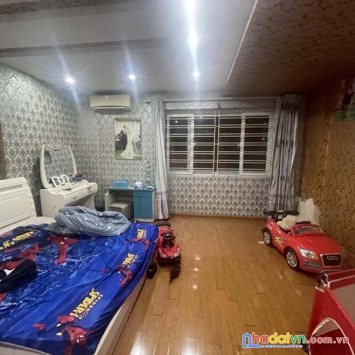 Bán nhà mặt tiền 5.5m ngõ 640 nguyễn văn cừ long biên ngõ thông ô tô 83m2