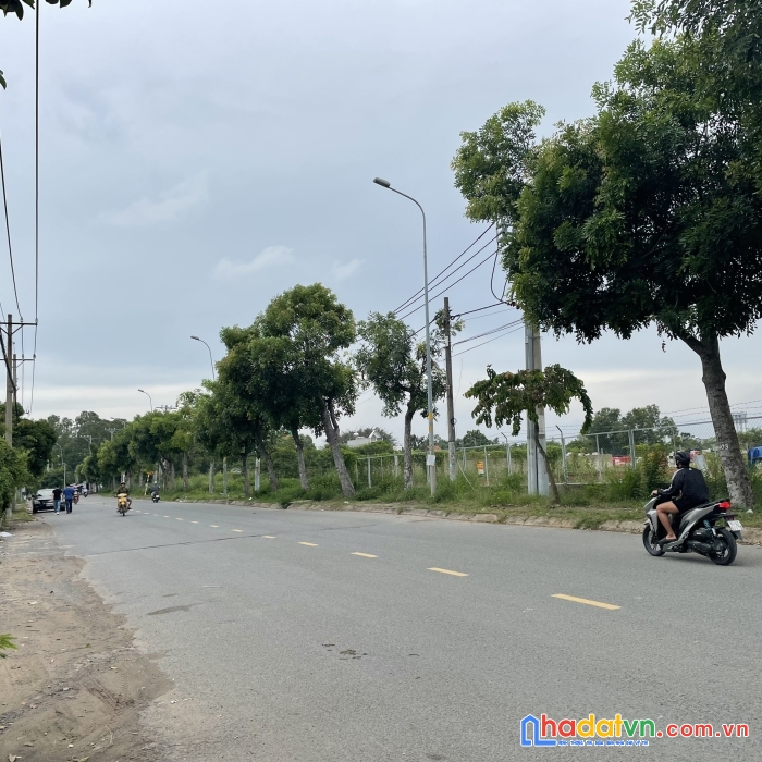Cần bán hai lô đất liền kề mặt tiền ngô chí quốc giá rẻ