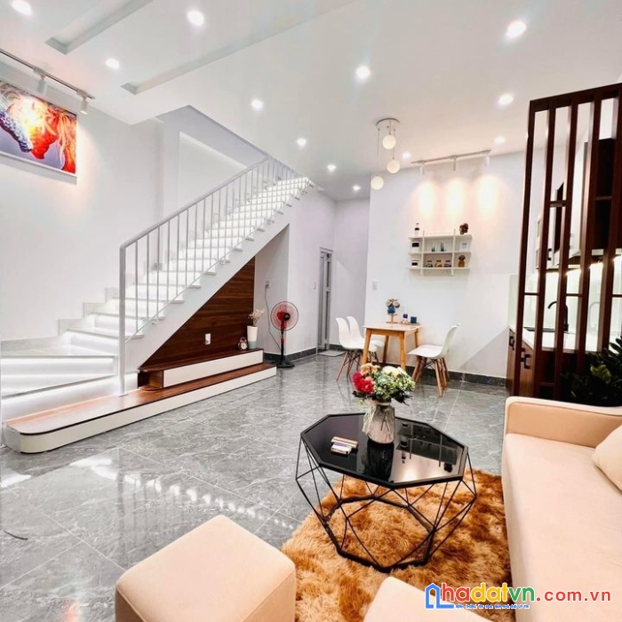 Bán nhà quận cẩm lệ, lô góc, mt 11m, ở ngay, ô tô ngủ trong nhà, chỉ 2 tỷ nhỉnh.