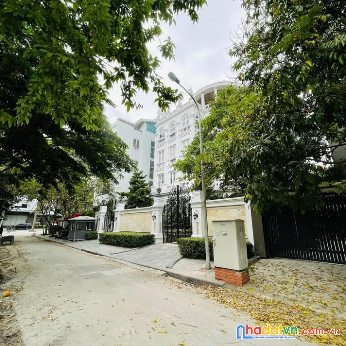 `chính chủ 100 % bán nhà mặt phố trung phụng.