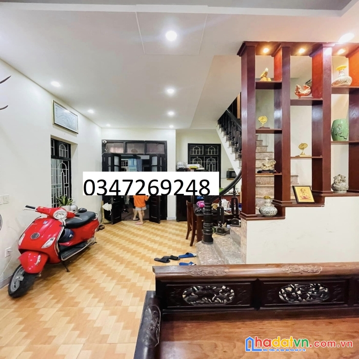 Cực hiếm phố mai dịch ( tt văn hoá nghệ thuật) 40m2 xây 4 tầng mt 4m giá chào 5.5 tỷ,oto cách 20m