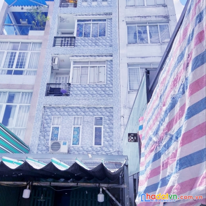 Hẻm cách 2 mặt tiền 20 m lê quốc hưng ngang 3.5 x 8 m đúc 5 tấm q4 giá 5 tỷ..