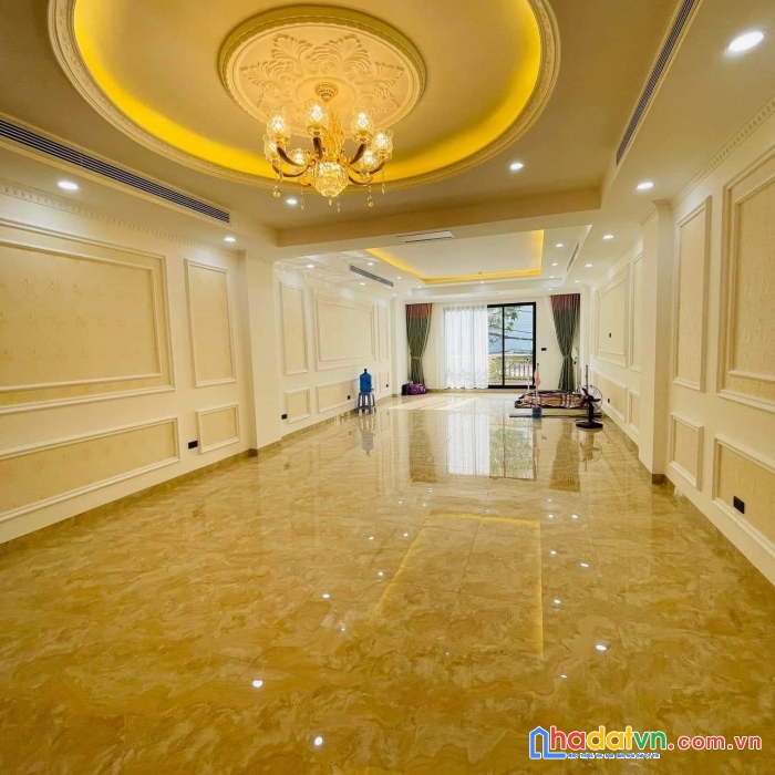 Chính chủ bán tòa nhà văn phòng hoàng quốc việt, 76 m2, 7 tầng thang máy