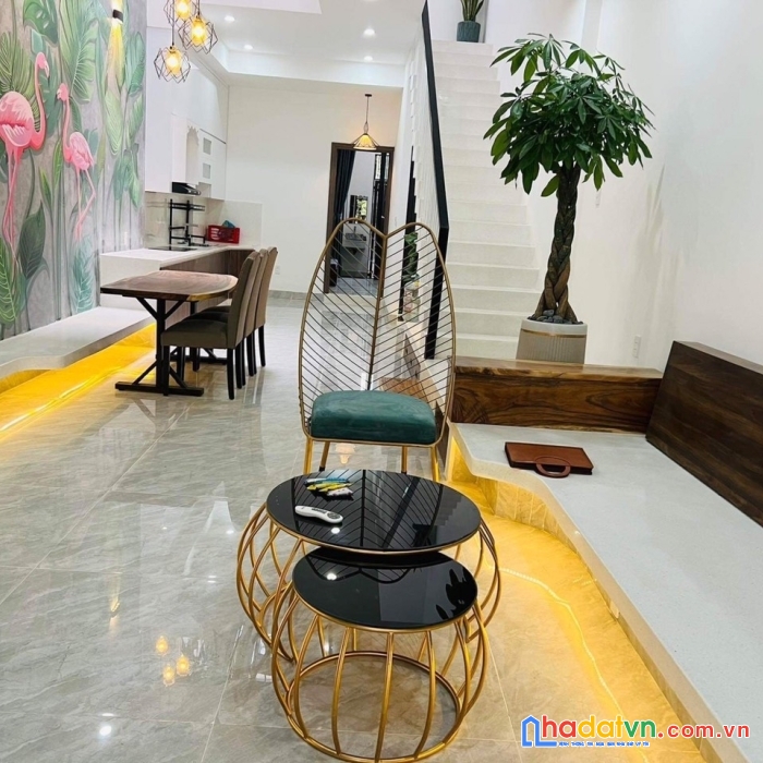 Bán gấp nhà mặt phố thanh khê vừa ở vừa kinh doanh giá rẻ nhà mới nội thất xịn.